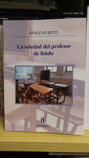 Imagen de cubierta: LA SOLEDAD DEL PROFESOR DE FONDO